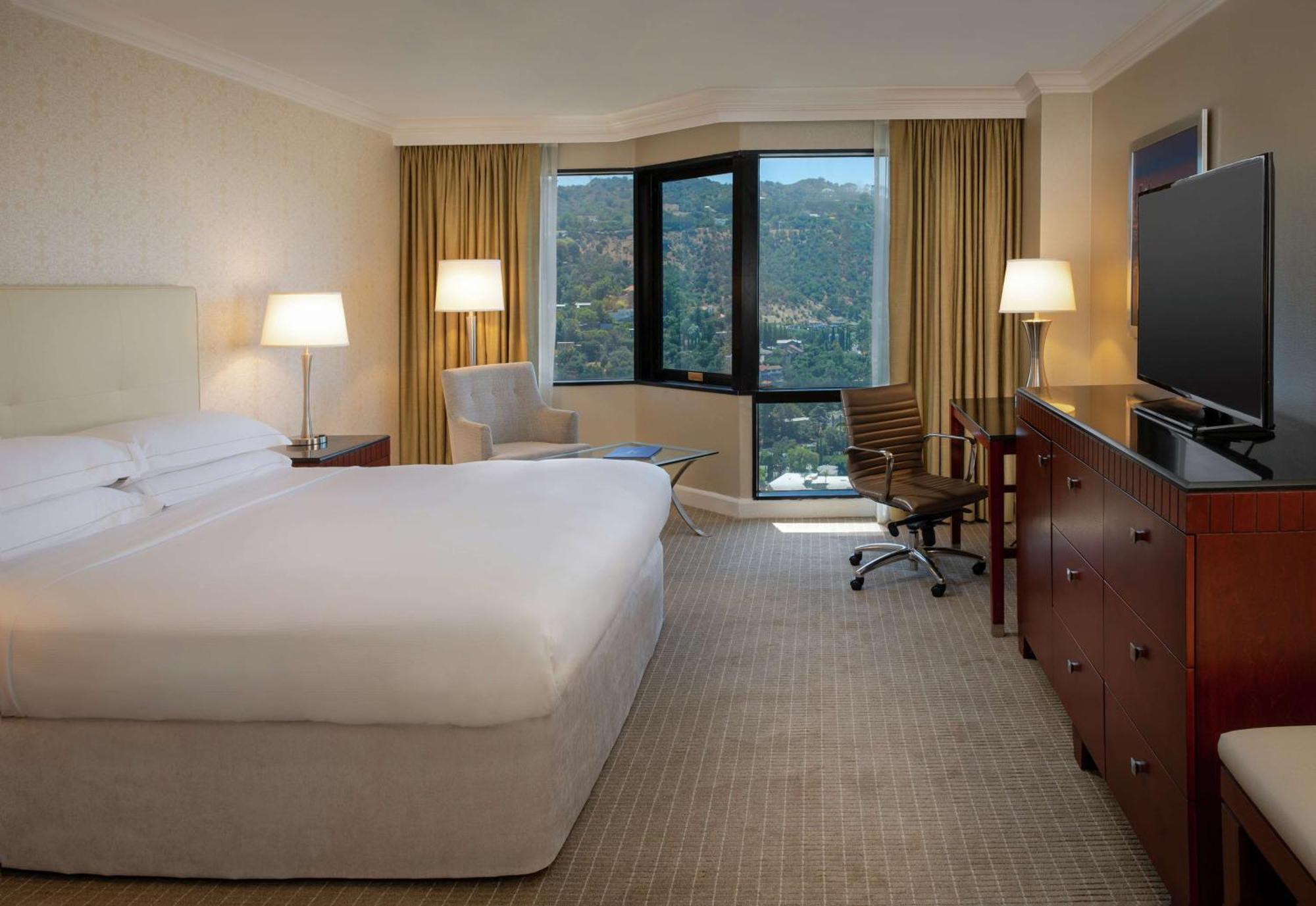 ОТЕЛЬ HILTON LOS ANGELES-UNIVERSAL CITY ЛОС-АНДЖЕЛЕС, CA 3* (США) - от  18208 RUB | NOCHI